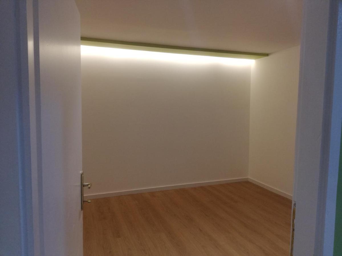 Home 12 Librazhet Екстериор снимка